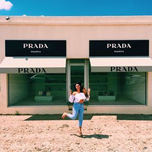 Meet your Posher, Emilia